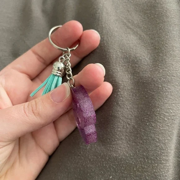 Handmade Number "8" Keychain - Picture 3 of 6